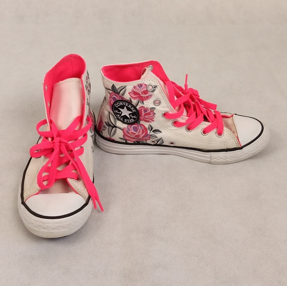 Converse Other - Converse Chuck Taylor All-Star Floral Sneakers